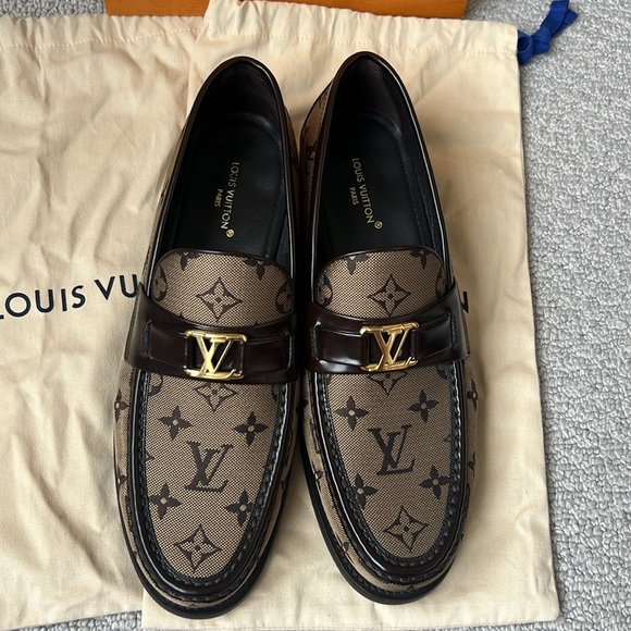 BRAND NEW NEVER WORN LV LOAFERS - Picture 3 of 14